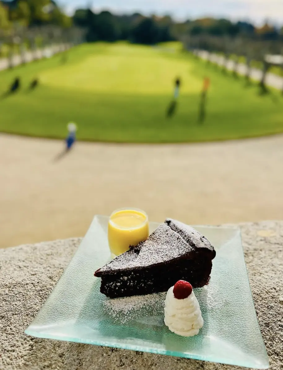 Dessert Restaurant White Home Golf Nîmes